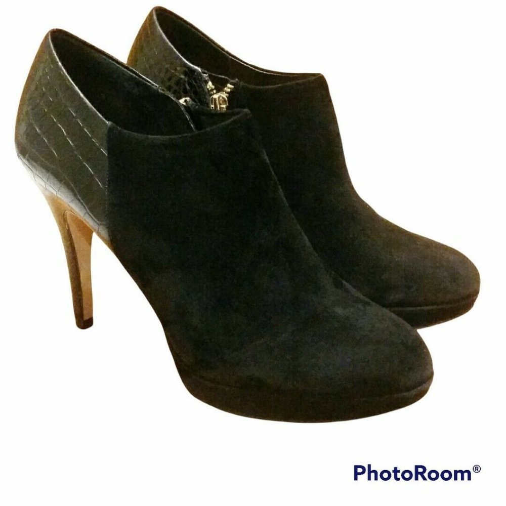 New Sz 8.5  Vince Camuto Elvin Suede Black Leather Stiletto Heel Gold Zip Bootie